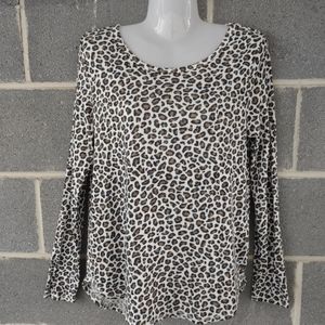 WOMENS OLD NAVY LONG SLEEVED THIN SWEATER SHIRT TOP SIZE MEDIUM LEOPARD PRINT